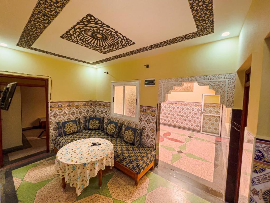 Dar Haut De Gamme Et A Un Prix Imaginaire Hostcom For Families Only Oujda Exterior photo
